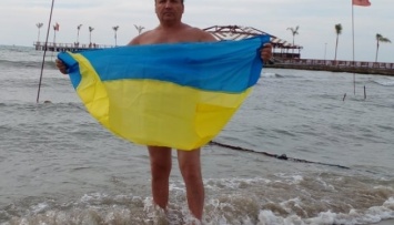Украинский спортсмен посвятил деоккупации Крыма свой заплыв через пролив в Адриатическом море