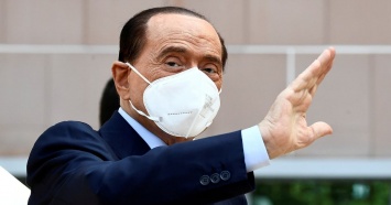 Берлускони отказался идти к психиатру