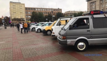 В Черкассах показали самодельные электромобили