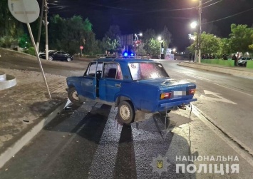 В Мелитополе автомобиль вылетел на тротуар и сбил троих пешеходов