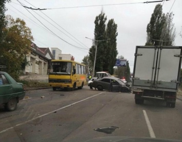 В оккупированной Макеевке взорвался автомобиль