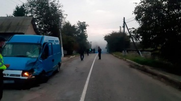 Под Черновцами мотоцикл врезался в микроавтобус: погибли двое парней (фото)