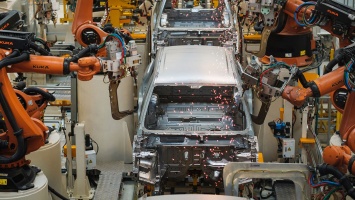 Toyota почти на полмесяца приостановит выпуск внедорожников Land Cruiser