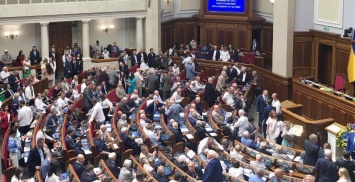 Согласительный совет Рады включил законопроект об олигархах в повестку дня пленарной недели