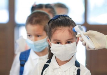Даже если педагоги не вакцинированы: начальная школа и детсады не будут уходить на дистанционку