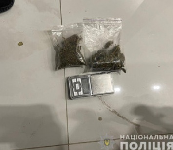 В Харькове наркоторговец подрабатывал мошенником