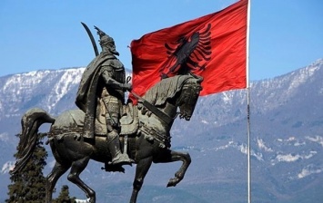 Экс-генпрокурора Албании приговорили к тюрьме за коррупцию