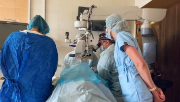 Львовские офтальмологи впервые за 20 лет провели трансплантацию роговицы глаза