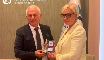 Денисова передала главному омбудсмену Турции список крымских политузников Кремля