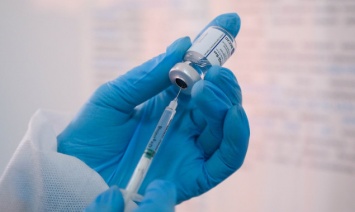 В Украине за сутки вакцинировано от COVID-19 около 160 тысяч человек