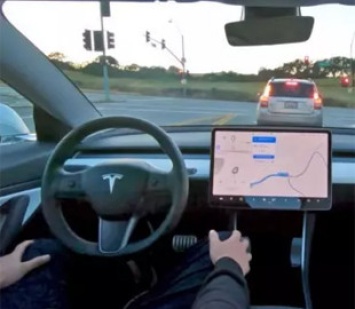 Tesla открыла программу тестирования полного автопилота для большего числа водителей