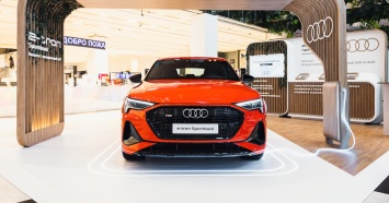 Audi представила эко-пространство с купе-кроссовером e-tron Sportback