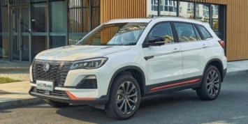 Кроссовер Changan CS75 получил новую версию