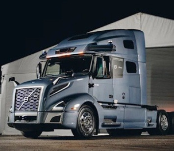 Представлен прототип беспилотного грузовика Volvo для дальних перевозок