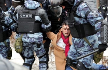 Жителя Владимира осудили по делу о толчке полицейского на митинге