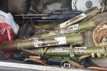 Криворожские нацгвардейцы, пребывая на служебном задании в Донецкой области, задержали мужчину с огнестрельным оружием и боеприпасами