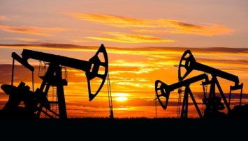 Нефть дешевеет накануне встречи ОПЕК+
