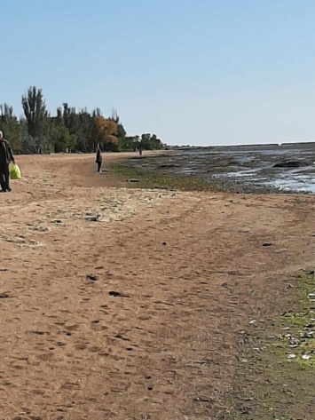 Левобережный пляж «лишился» моря, - ФОТОФАКТ