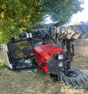В Одесской области перевернулся трактор - погиб ребенок