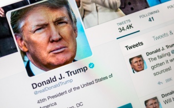 Трамп через суд пытается заставить Twitter восстановить его аккаунт