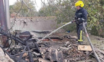 На Херсонщине спасатели ликвидируют пожары в частных домовладениях