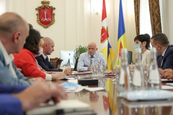 Мэр Одессы Геннадий Труханов провел совещание с руководителями больниц по COVID-19