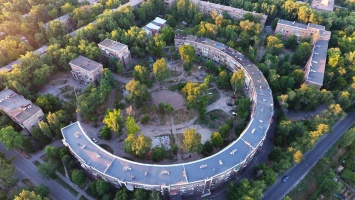 Как выглядят самые необычные здания Запорожья - фото