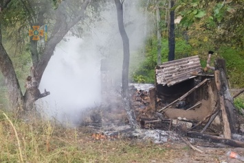 В Дергачах - пожар, под завалами нашли тело женщины