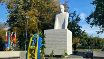 В Люблине открыли памятник Праведнику Украины Емельяну Ковчу