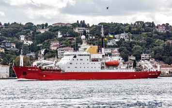 Новый украинский ледокол вошел в Черное море