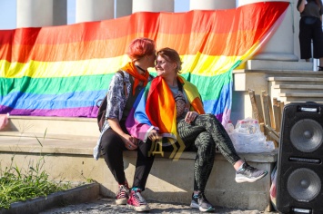 Уроки толерантности: родители ЛГБТ-подростков основали курсы противодействия буллингу в школе