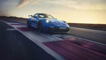Компания Porsche электрифицирует модель 911