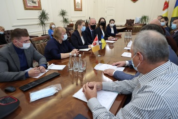Мэр Одессы встретился с делегацией Института национальной памяти Польши. Фото