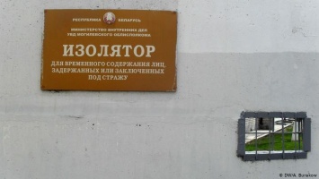 Четыре раза закрыли "на сутки": белорусы - о повторных арестах