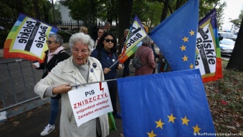 Комментарий: Польша для ЕС еще не "отрезанный ломоть"
