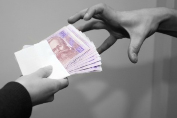 В Киеве аферисты выманили у двух пенсионеров 170 тысяч гривен