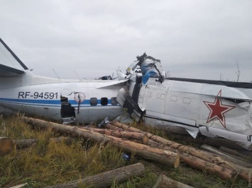 В России разбился самолет с парашутистами: погибли 16 человек