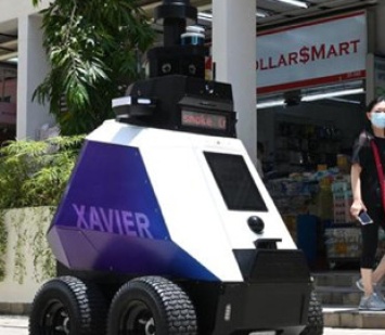 Будущее наступило: в Сингапуре на улицы вышли роботы-полицейские