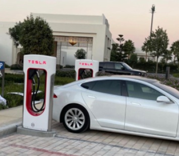 Tesla открыла первые зарядные станции Superchargers в Африке