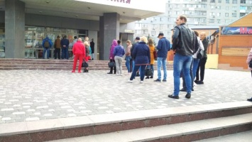 Павлоградцы спешно выстраиваются в очереди, чтобы пройти вакцинацию