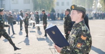 Харьковские кадеты дали клятву продолжать традиции украинского войска