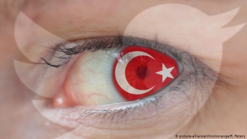 "Попытка заклеймить журналистов": в Турции разрабатывают закон об "иноагентах"