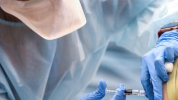 Сотрудник "Укрпошти" за вакцинацию потребовал 1 млрд евро