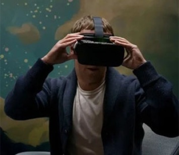 Цукерберг показал прототип будущей VR-гарнитуры Facebook
