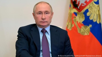 Комментарий: Политическое будущее - неудобная тема для Владимира Путина