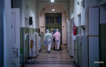 На выходных к врачам не ходим. В Украине за сутки зафиксировано пояти 13 тыс. заболевших COVID-19, умерло 277 больных