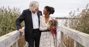 78-летний лидер Pink Floyd Роджер Уотерс женился на 43-летней водительнице