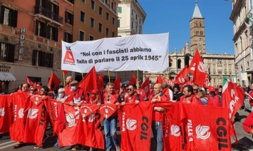 В Риме проходит многотысячная манифестация профсоюзов