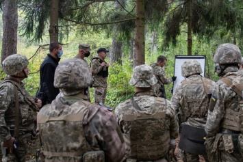 Глава Пентагона "открыл двери" в НАТО для Украины