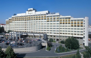 Суд отказался расторгнуть договор аренды "Президент-Отеля" с компанией Кауфмана